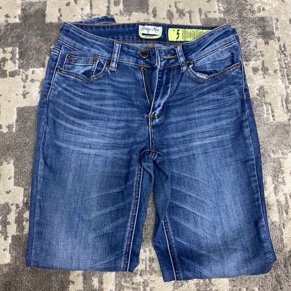 Junior’s Indigo Rein, Skinny Jeans - Picture 2 of 5